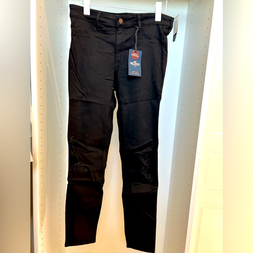 NWT Hollister black jean leggings. High rise. Advanced stretch. Size 11R.